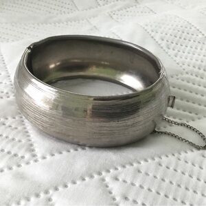 Vintage Textured Hinged Bangle Bracelet
